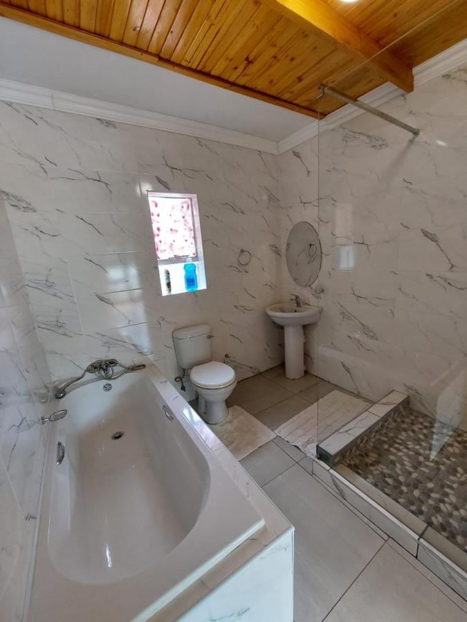 Lion Rock View Guesthouse 마세루 외부 사진